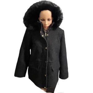 - INTL d.e.t.a.i.l.s Coat with fur Hood Size Small